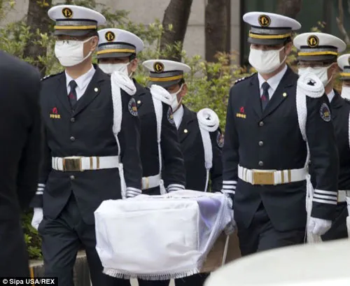 “Ở thế giới bên kia, tôi sẽ lại là giáo viên của những học sinh chưa tìm thấy xác” ảnh 4